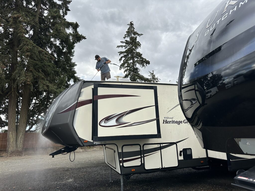 RV Roof Washing