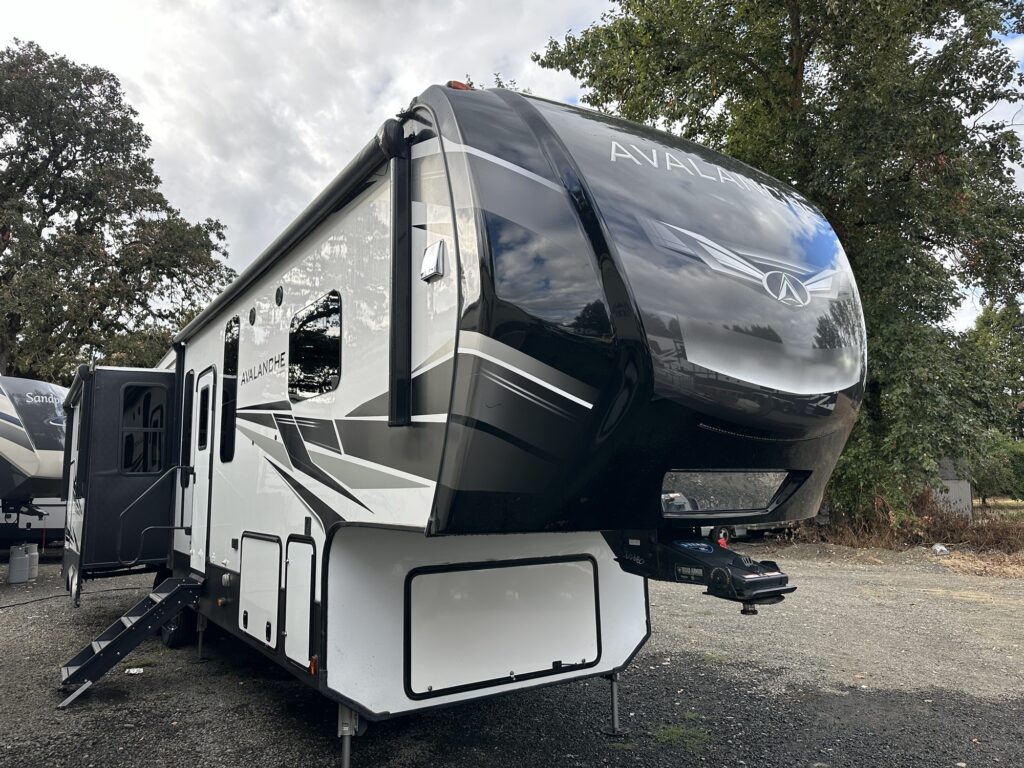 Mobile RV Detailing